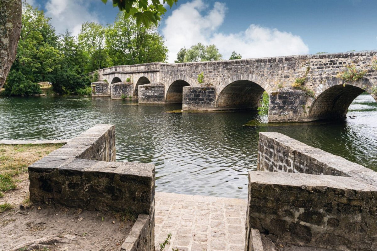 Découvrez la beauté authentique de la ferme de l&rsquo;Aveyron : une immersion rurale inoubliable