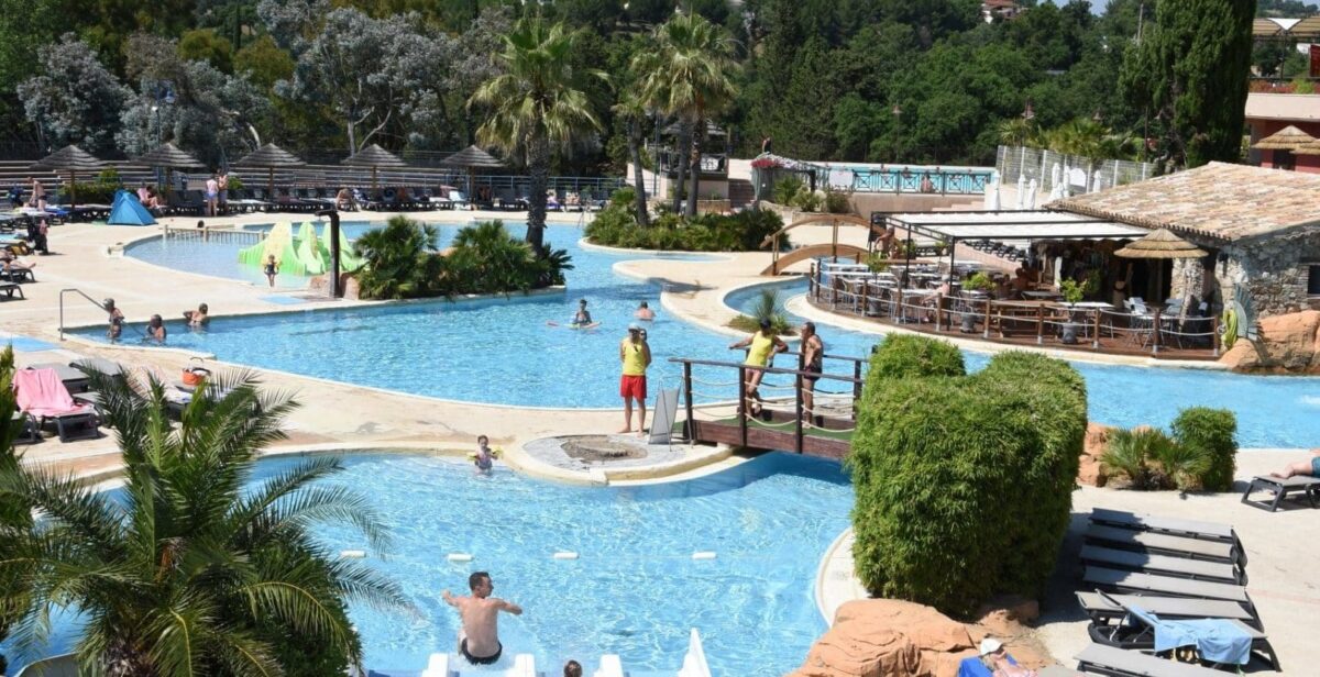 Découvrez les plaisirs aquatiques en Charente-Maritime : explorez les parcs aquatiques de la région !