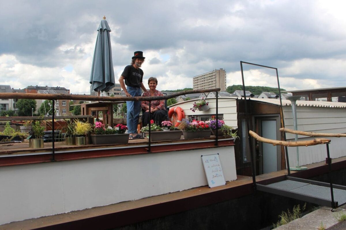 Le Nénuphar : Une péniche de charme pour une expérience fluviale unique