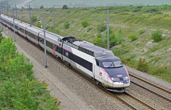 Quel est le meilleur moyen de rejoindre Armentières depuis Lille en train ?