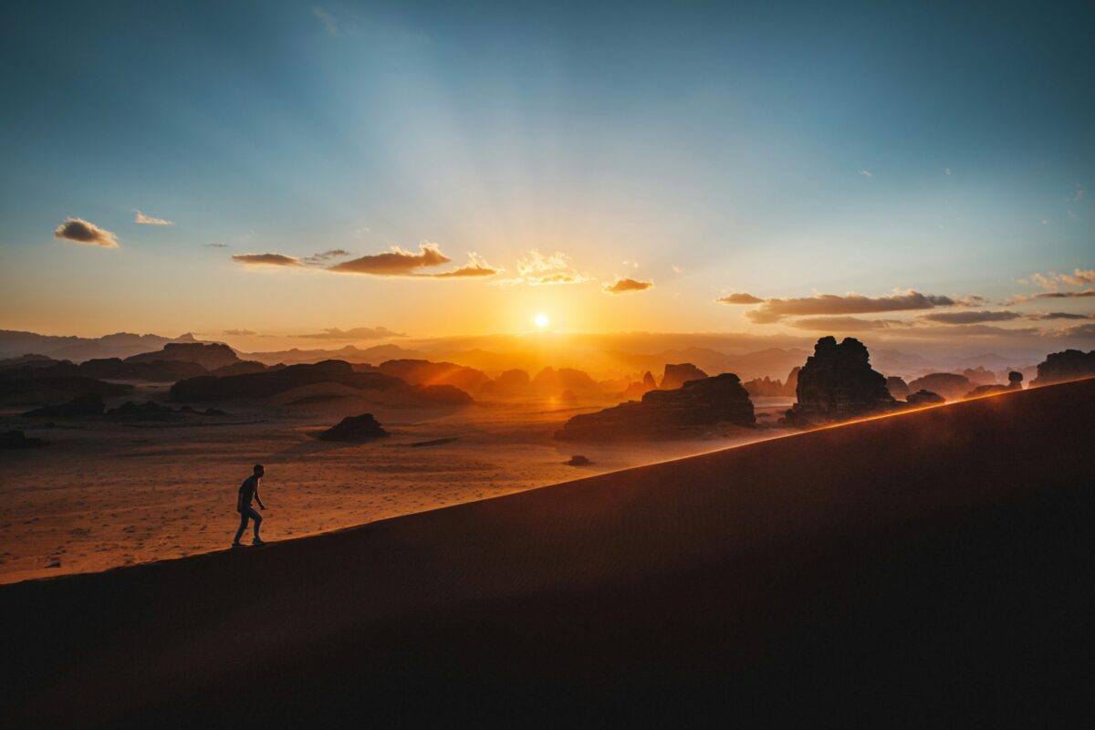 découvrez la destination parfaite pour votre lune de miel avec des plages de sable blanc, des eaux cristallines et des couchers de soleil spectaculaires.