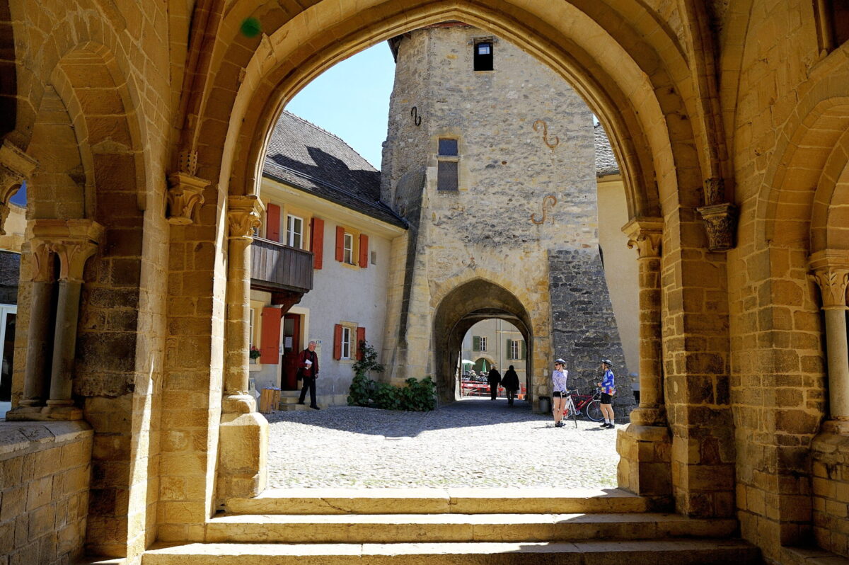 Morat, la Perle Médiévale Suisse: Un Voyage à Travers l&rsquo;Histoire et la Beauté