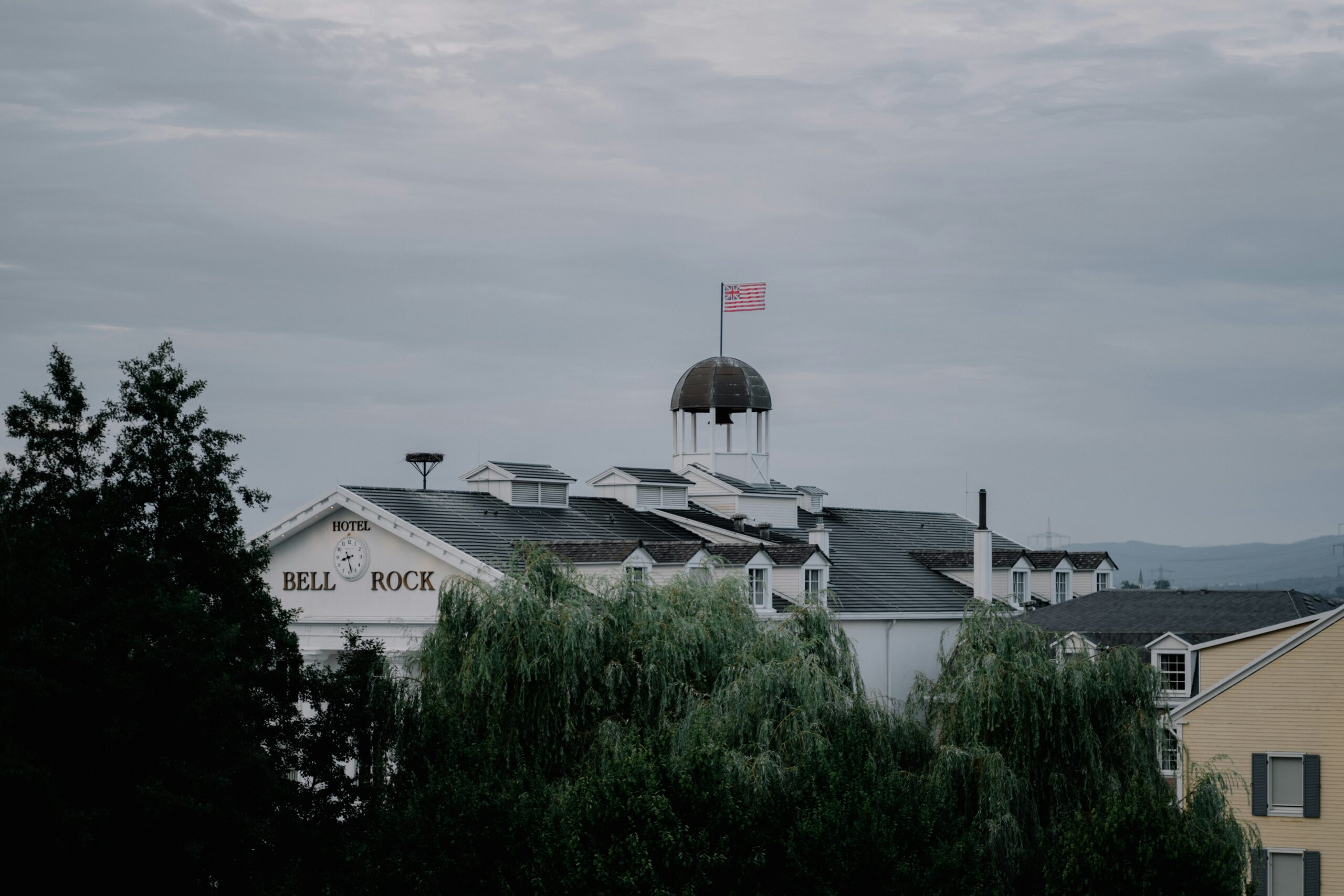 découvrez europa park, le plus grand parc d'attractions d'allemagne, offrant un mélange unique de divertissement, de gastronomie et de spectacles pour toute la famille.