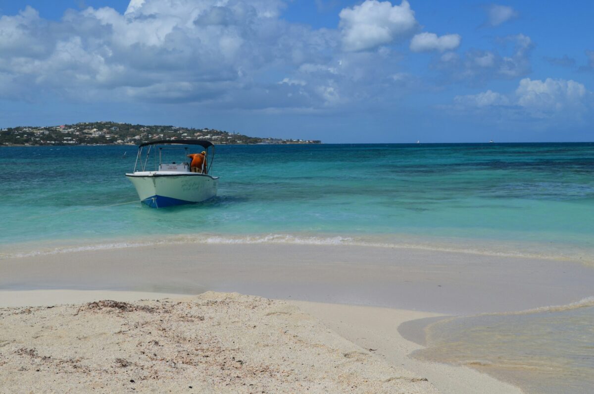 louez un bateau pour une journée de détente ou d'aventure avec nos offres de location de bateaux.