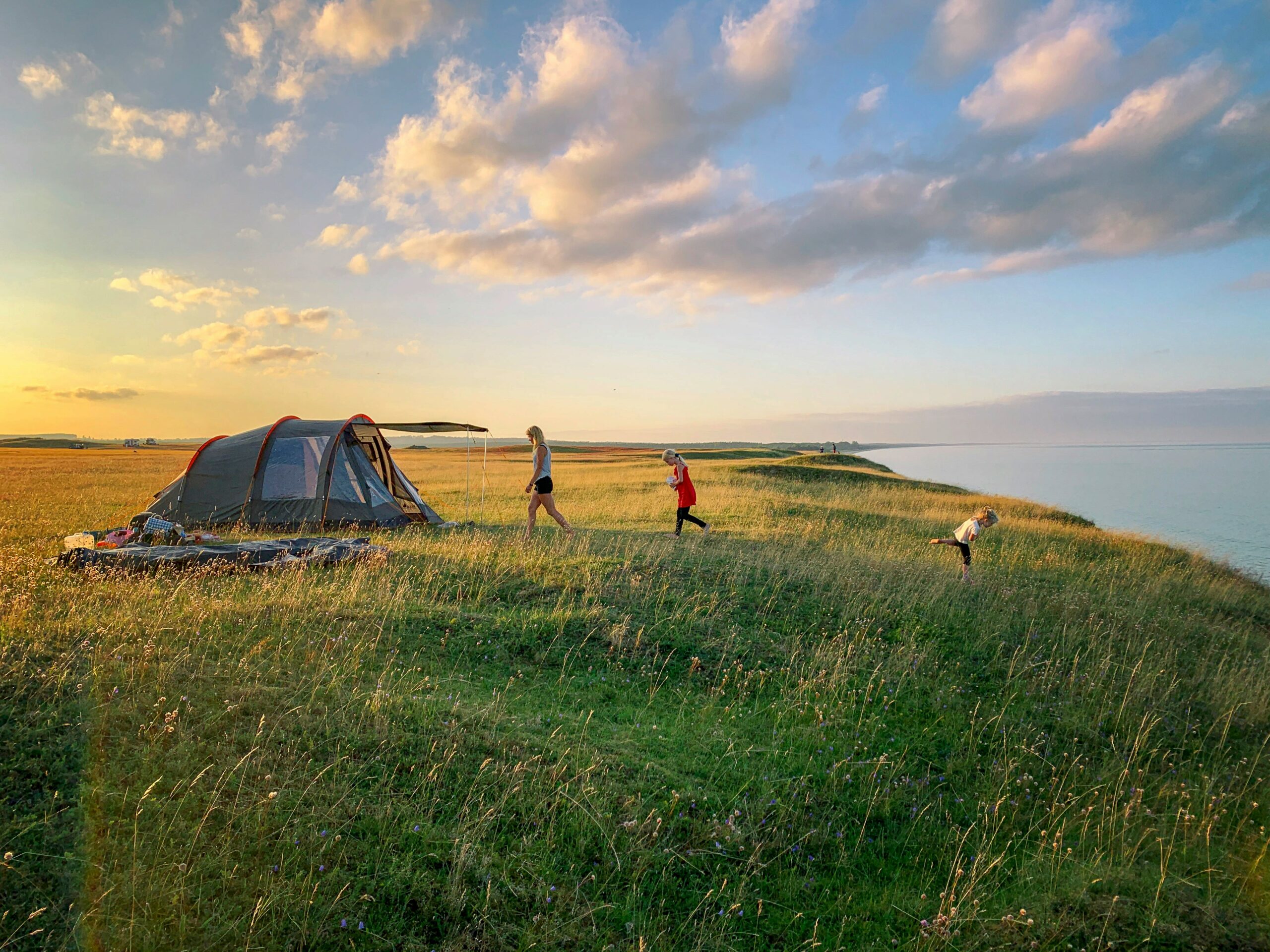 découvrez notre sélection de campings pour des vacances en plein air inoubliables. réservez dès maintenant pour vivre une expérience unique en pleine nature.