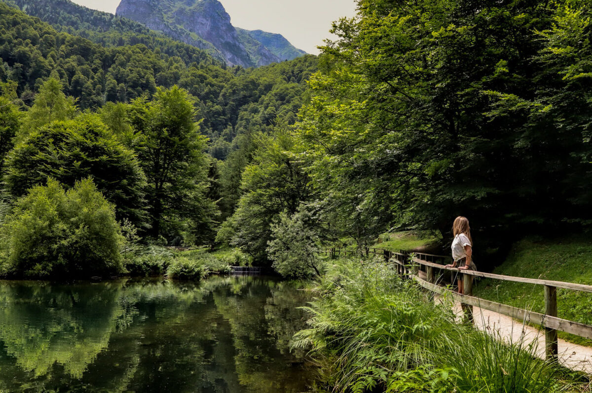 Découverte du Lac de Bethmale : Un Joyau Méconnu des Pyrénées Ariégeoises