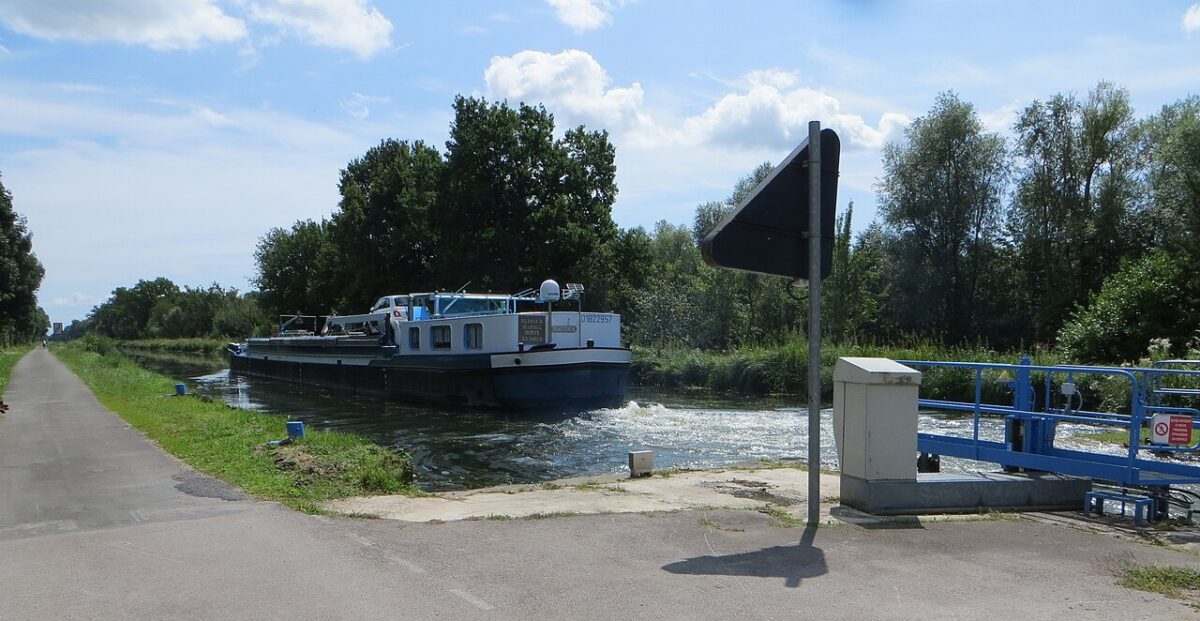 péniche canal bourgogne